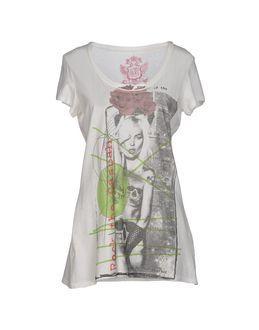 Stereo Types No Judgement T-shirts