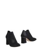 Vetiver Booties