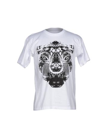 Hilton T-shirts