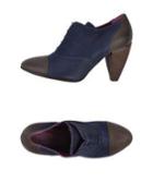 Manila Grace Lace-up Shoes