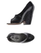 Joe Nephis Pumps