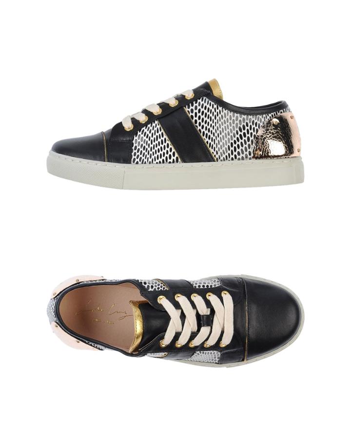 Lola Cruz Sneakers