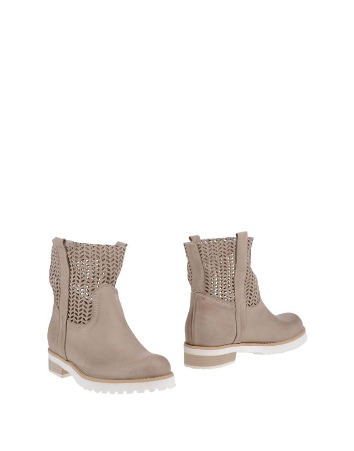 Scoop! Ankle Boots