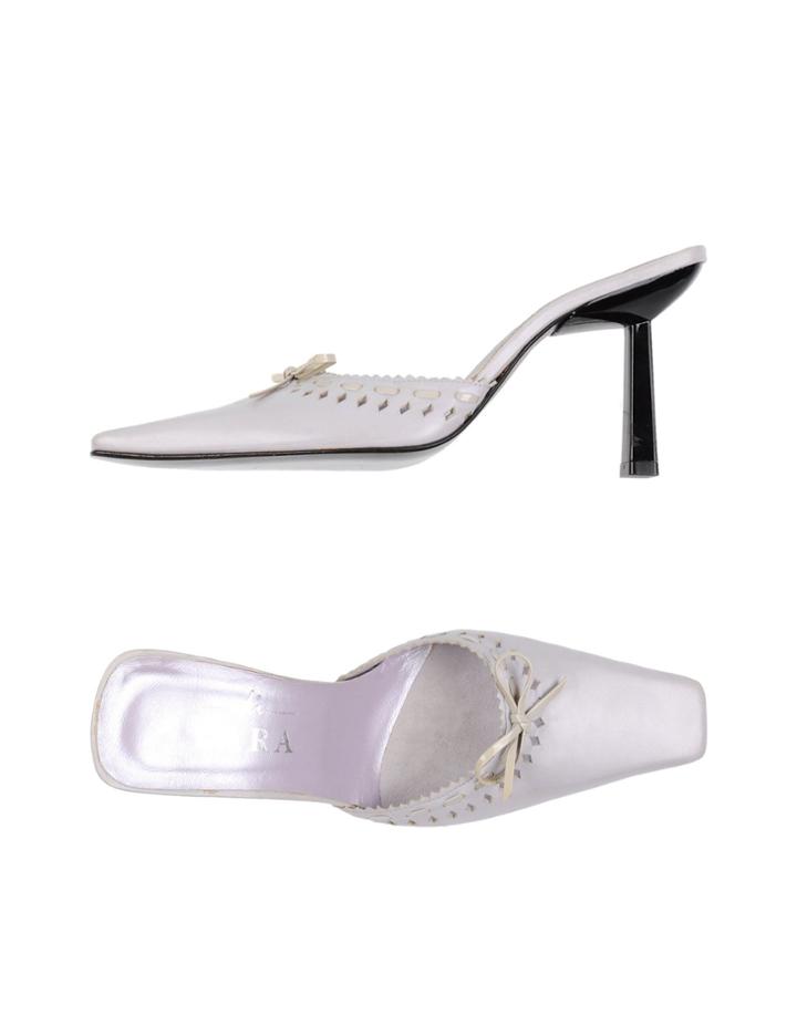 Lara Mules