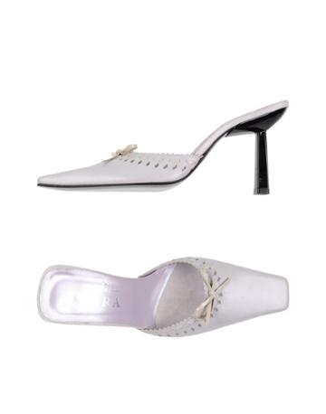Lara Mules