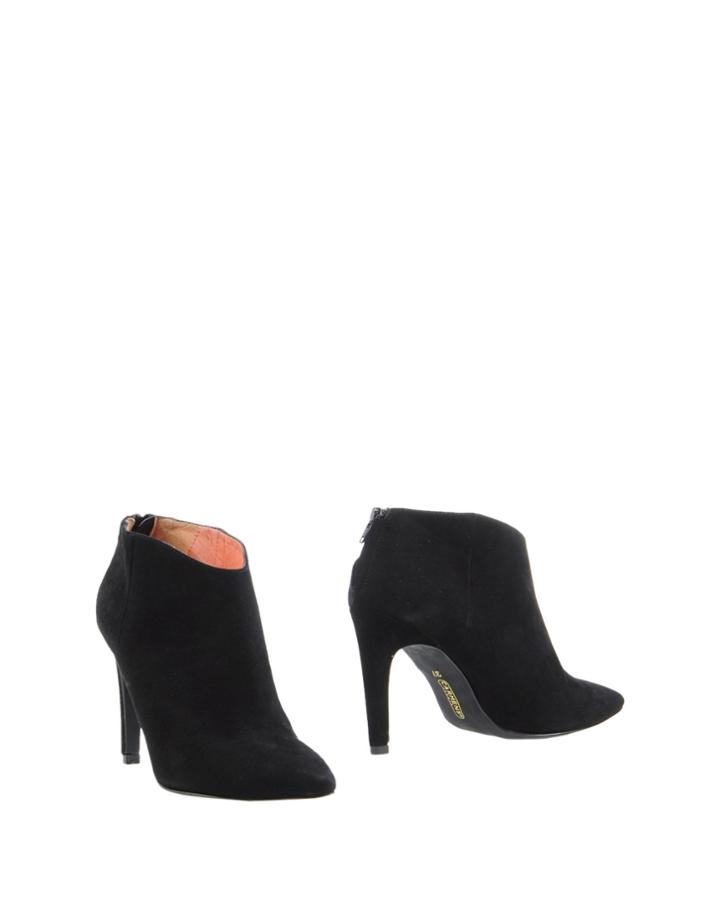 Carmens Booties