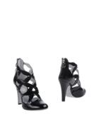 Rayne Ankle Boots