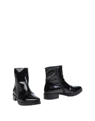 Thea Ankle Boots