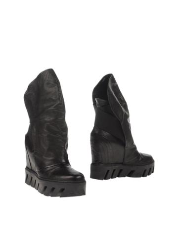 Max Bianco Easy Ankle Boots