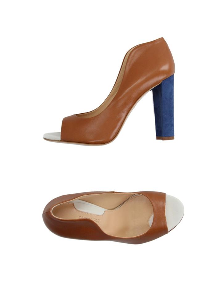 Chelsea Paris Pumps