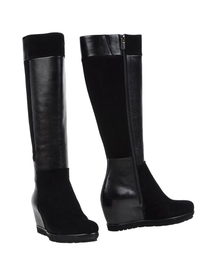 Pas De Rouge Boots