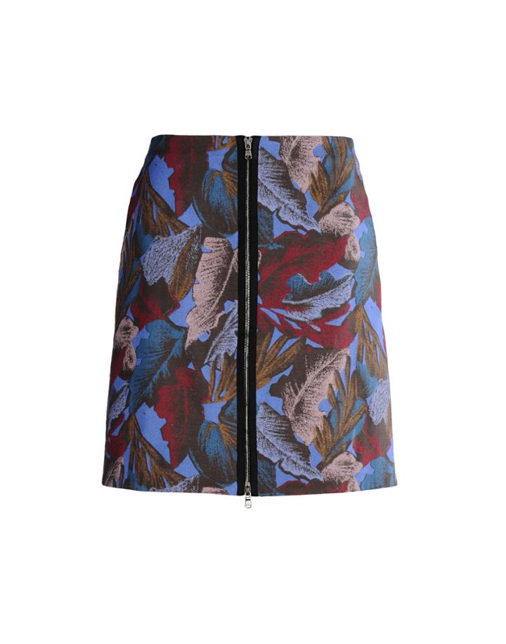 Svilu Knee Length Skirts