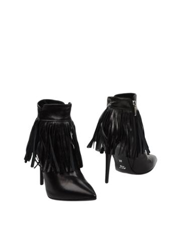 Martina V. Collection Ankle Boots
