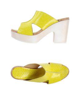 Vicini Tapeet Mules