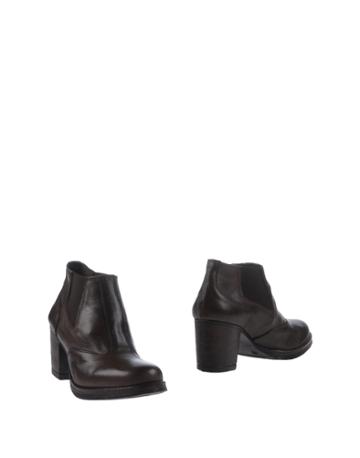 Nocorrect Booties