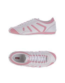 Levi's Red Tab Sneakers