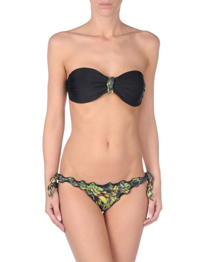 Oui! Bikinis