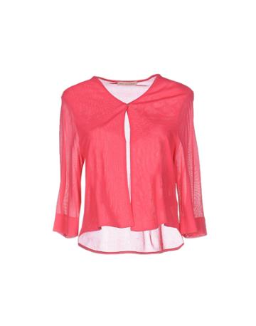 Maria Bellentani Shrugs