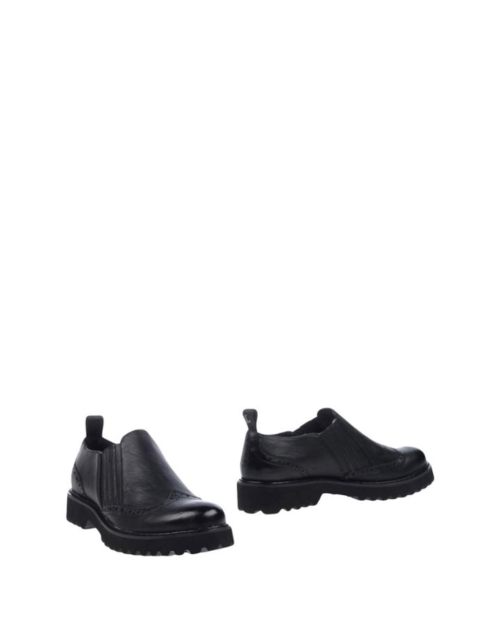 Sara L Pez Booties