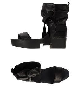 Fessura Sandals