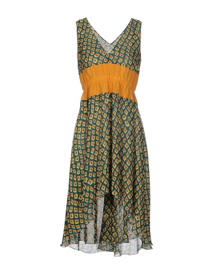 Annie P. Knee-length Dresses