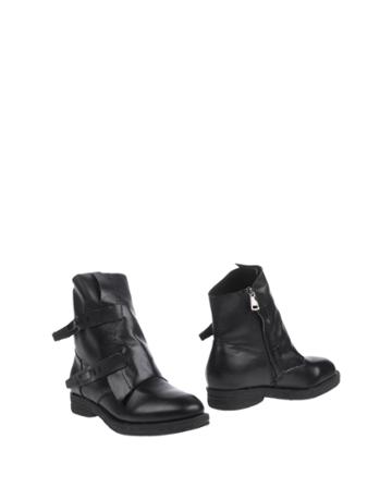 Solo Io Ankle Boots