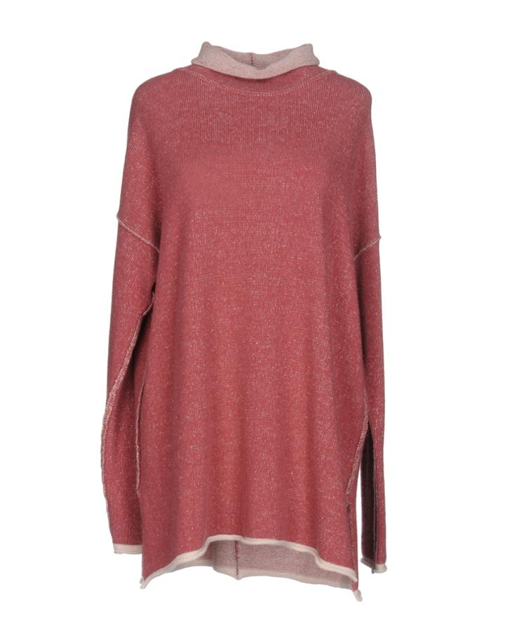 Bia Gho's Turtlenecks