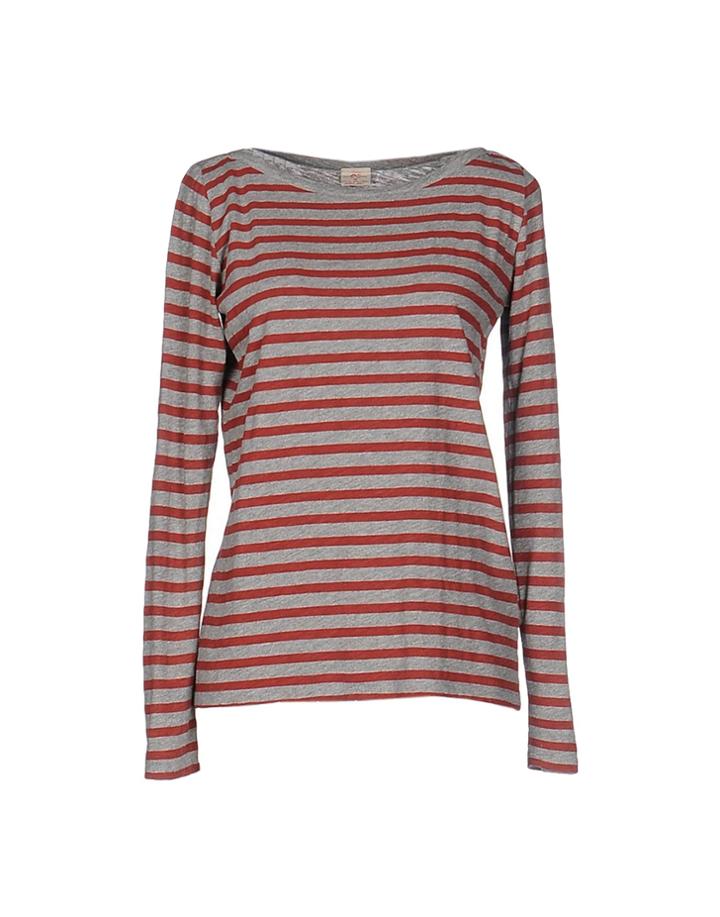 American Outfitters T-shirts