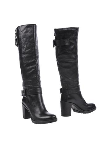 Rose Noire Boots