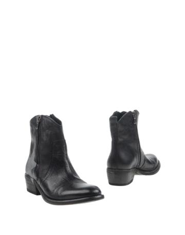 Nira Rubens Ankle Boots