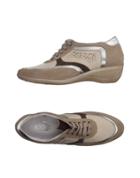 Fly Flot Sneakers