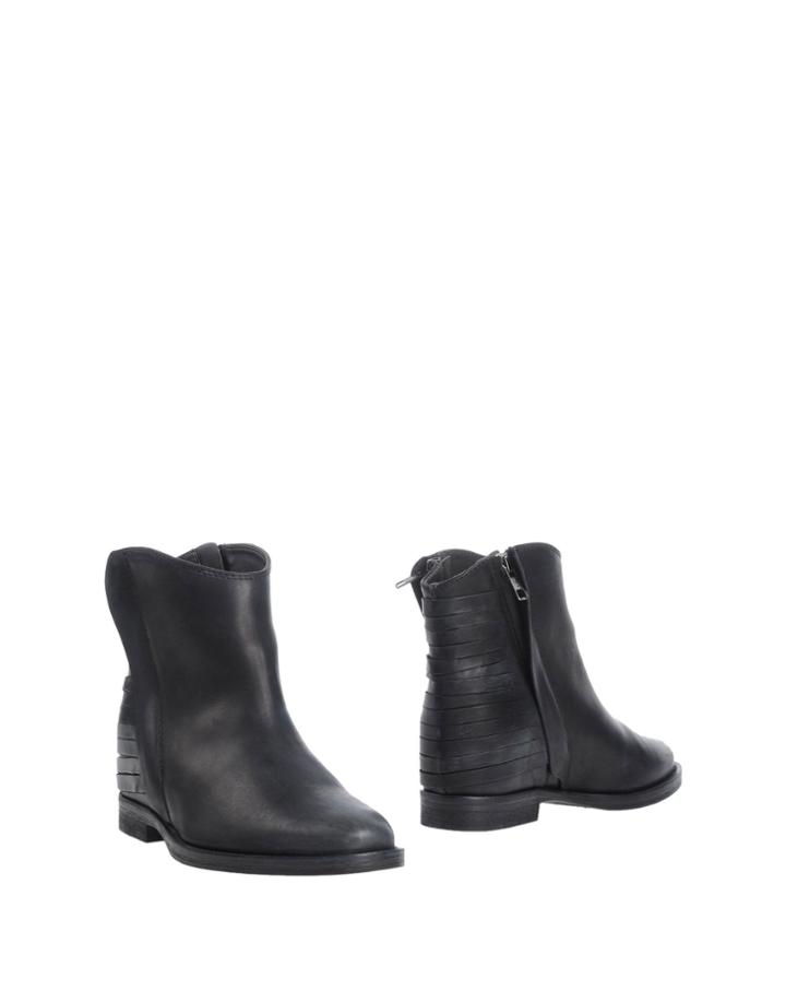 Abbot Kinney Ankle Boots