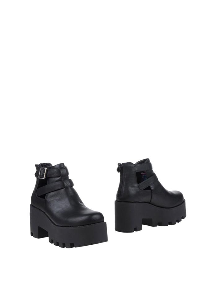Lipstik Ankle Boots