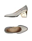Zoe Lee Pumps