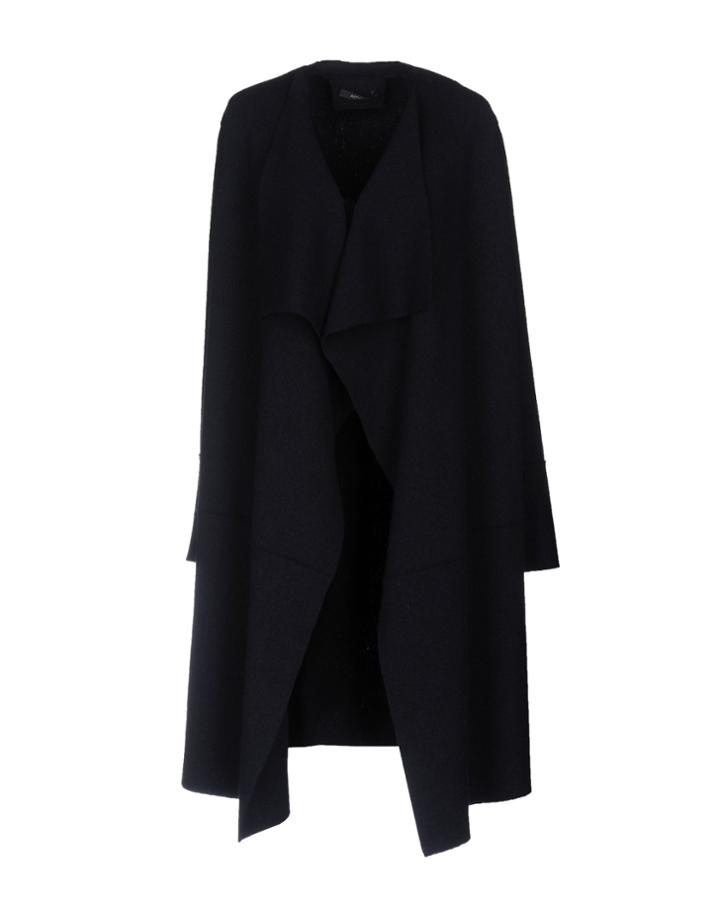 Artemisia Coats