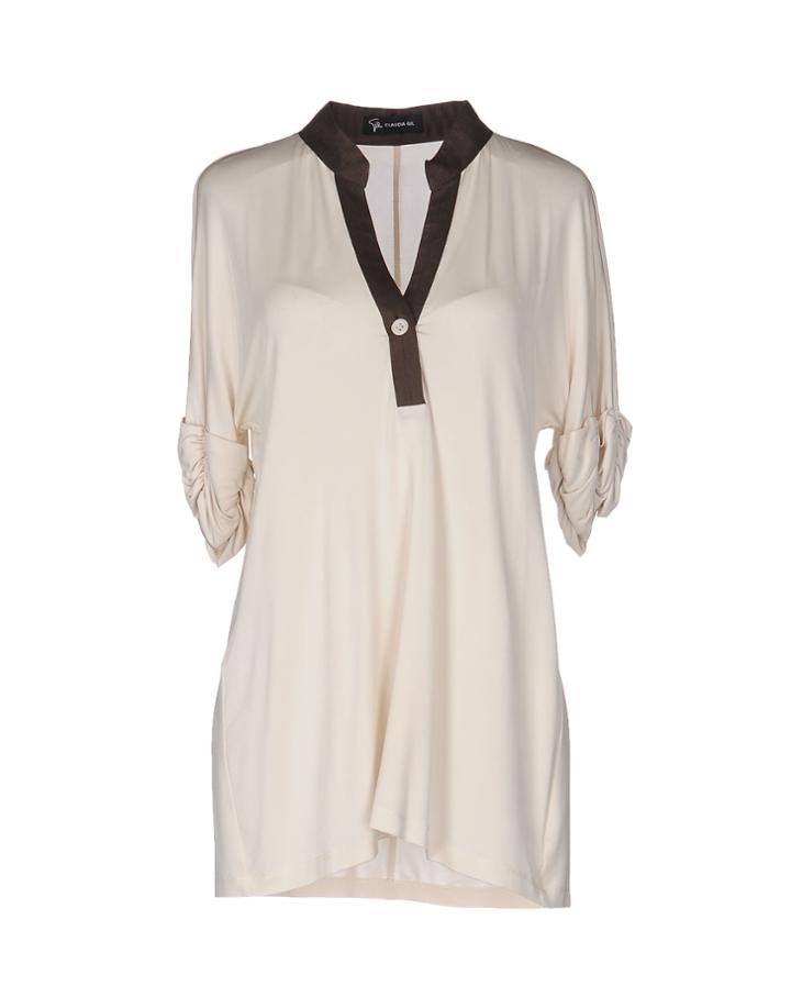 Claudia Gil T-shirts