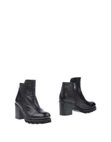 Kei-nezz Ankle Boots