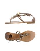 Exe' Toe Strap Sandals