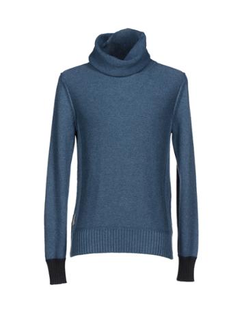 Dstrezzed Turtlenecks