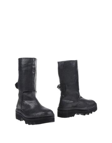 Barny Nakhle Boots