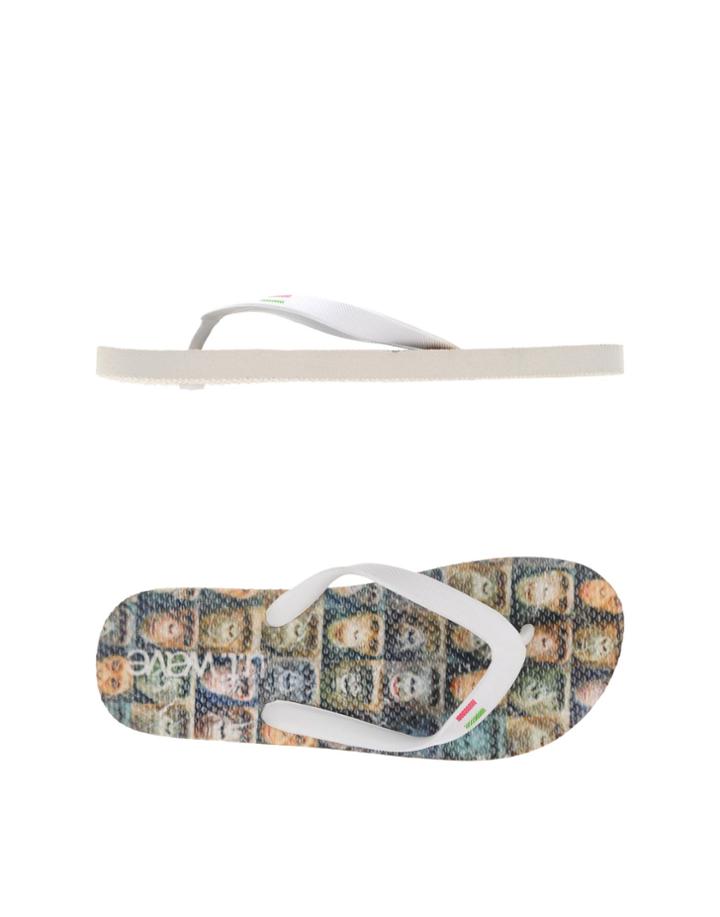 U.t. Wave Toe Strap Sandals
