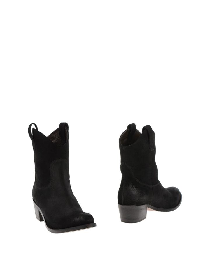 Argilla Ankle Boots