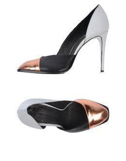 Nicolas Andreas Taralis Pumps