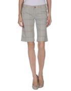 Oakley Bermudas