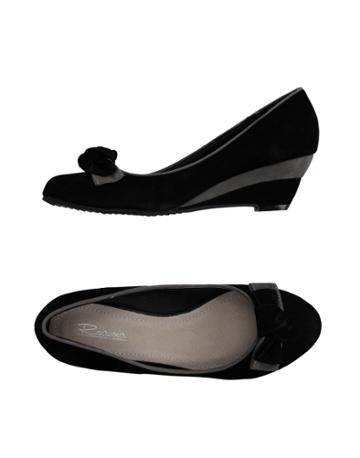 Roaqena Pumps