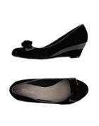 Roaqena Pumps