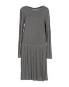Juvia Knee-length Dresses