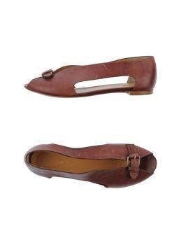 Key T  Sandals