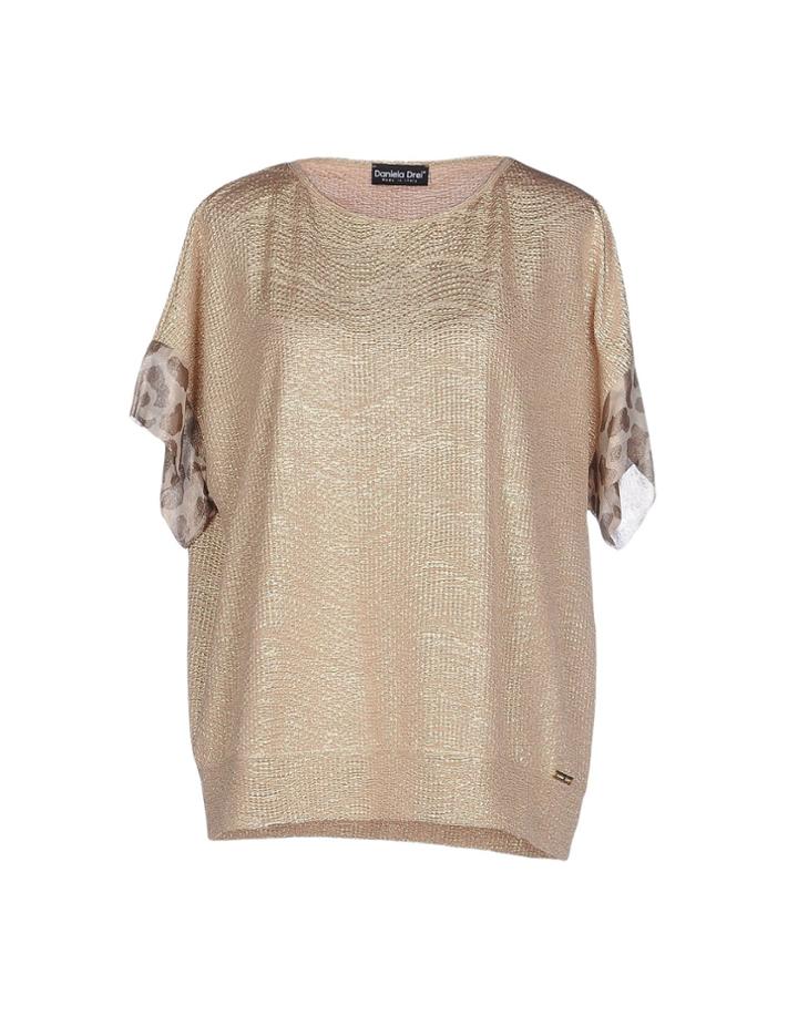 Daniela Drei T-shirts
