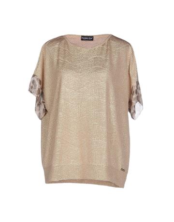 Daniela Drei T-shirts
